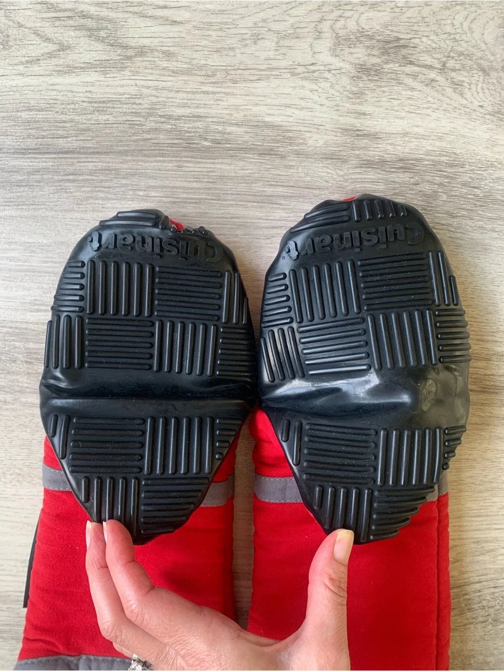 Cuisinart Red Oven Mitts with non slip silicone grips -pair